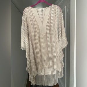 Beautiful Cream Halston Dress. Worn once Size S PERFECT FOR ALL OCCASIONS!